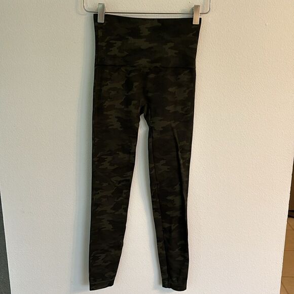 SPANX Green Camo High Rise Leggings Size Small - Picture 7 of 7
